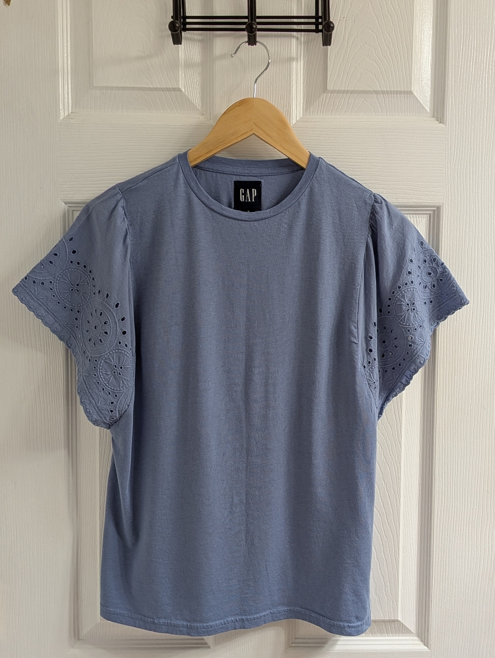 Women's GAP Short Sleeve Shirt Size Small‎ Cotton Blend Light Blue